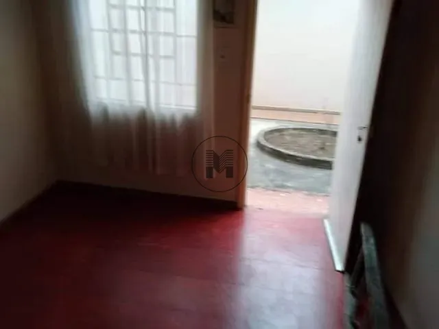 Casa com 300m² 3 quartos e 2 banheiros, à venda, no bairro Jardim Rony em Guaratinguetá