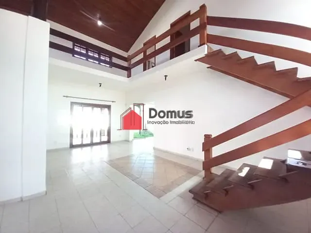 Casa com 450m², à venda ou para alugar, no bairro Jardim Residencial Doutor Lessa em Pindamonhangaba
