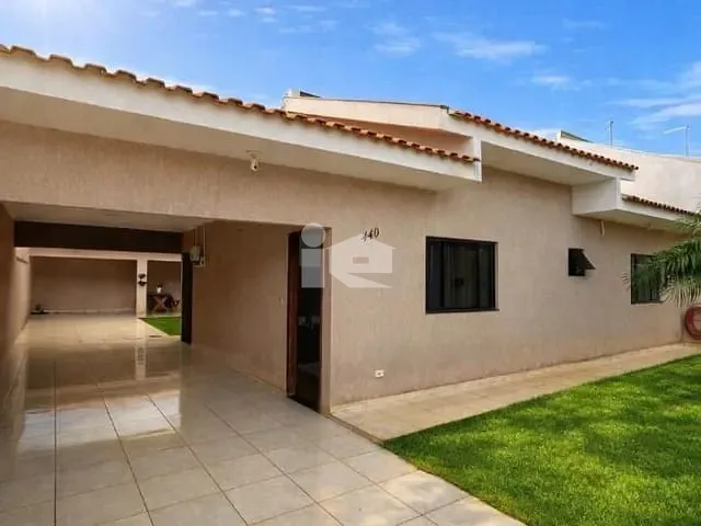 Casa com 301m² 3 quartos e 2 banheiros, à venda, no bairro Jardim do Café em Rolândia