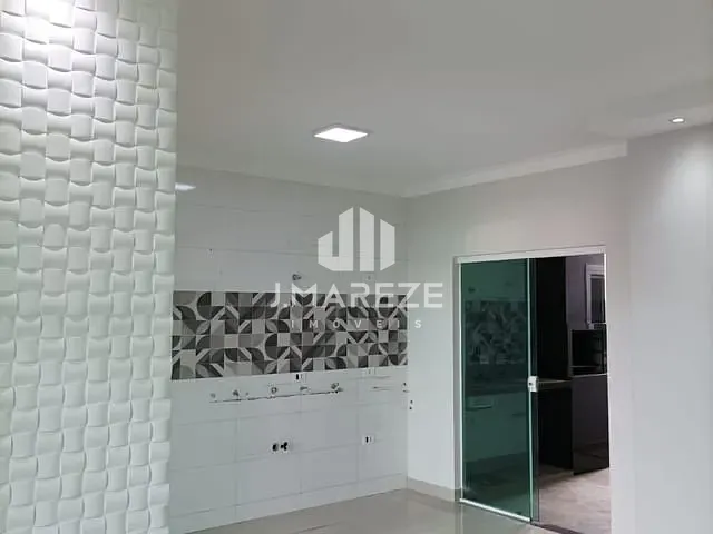 Casa com 137m² 3 quartos e 2 banheiros, à venda, no bairro Residencial Interlagos em Apucarana