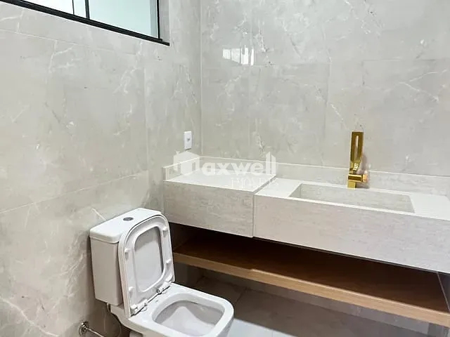 Casa 3 quartos e 4 banheiros, à venda, no bairro Setor Faiçalville em Goiânia