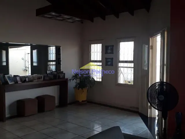 Casa com 300m² 3 quartos e 3 banheiros, à venda, no bairro Sto Antonio em Capivari