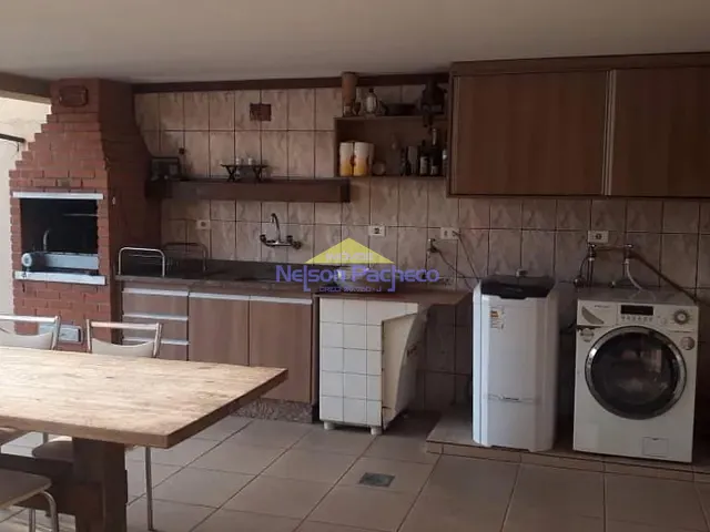 Casa com 300m² 3 quartos e 3 banheiros, à venda, no bairro Sto Antonio em Capivari