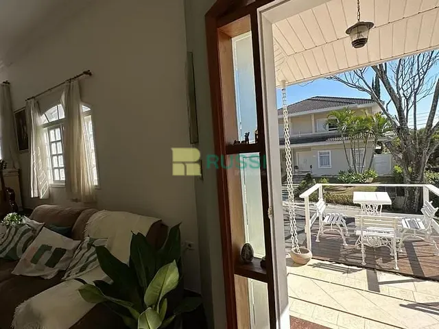Casa com 300m² 4 quartos e 4 banheiros, à venda, no bairro Urbanova em São José dos Campos