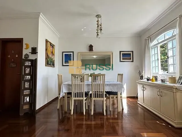 Casa com 300m² 4 quartos e 4 banheiros, à venda, no bairro Urbanova em São José dos Campos