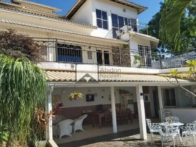 Casa com 550m² 4 quartos e 5 banheiros, à venda, no bairro Matapaca em Niterói