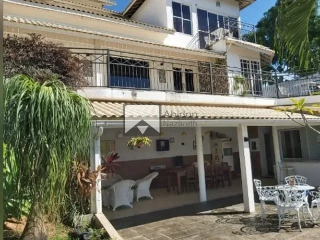 Casa com 550m² 4 quartos e 5 banheiros, à venda, no bairro Matapaca em Niterói