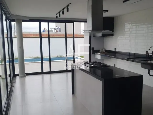 Casa com 368m² 3 quartos e 3 banheiros, à venda, no bairro Jardim Marlene Miranda em Taubaté