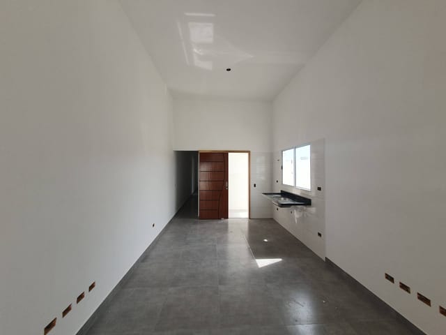 Foto do Casa - Casa nova à venda no bairro do Golfinho em Caraguatatuba, SP - 83m² com 3 dormitórios, sendo 1 suíte, quintal amplo | Área 12 imóveis