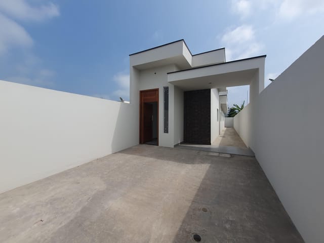 Foto do Casa - Casa nova à venda no bairro do Golfinho em Caraguatatuba, SP - 83m² com 3 dormitórios, sendo 1 suíte, quintal amplo | Área 12 imóveis