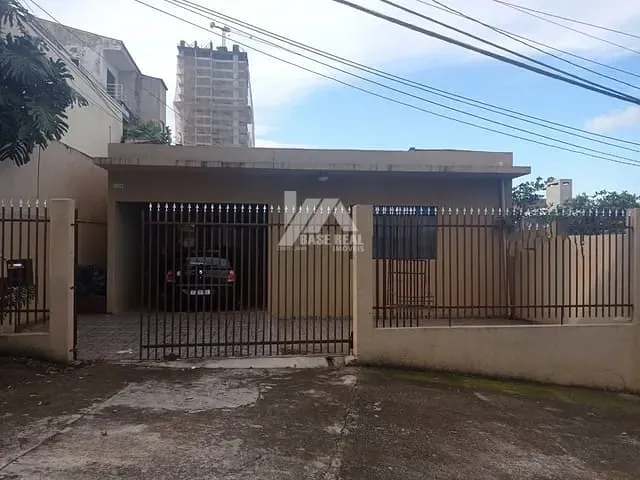 Casa com 300m² 2 quartos e 2 banheiros, à venda, no bairro Batel em Guarapuava