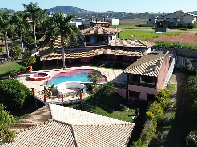 Casa com 1621m² 5 quartos e 6 banheiros, à venda, no bairro Sete Pontes em Piracaia