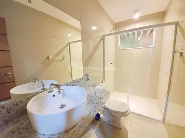 Casa com 390m² 3 quartos e 4 banheiros, à venda, no bairro Recanto das Palmeiras em Teresina