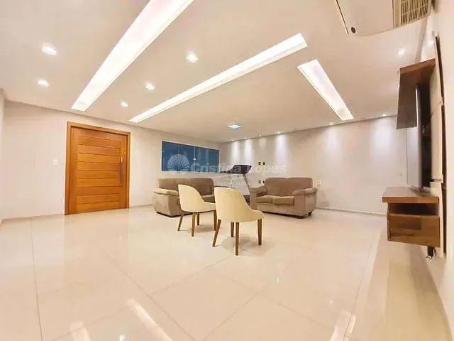 Casa com 390m² 3 quartos e 4 banheiros, à venda, no bairro Recanto das Palmeiras em Teresina