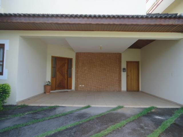 Casa com 400m² 4 quartos e 3 banheiros, à venda ou para alugar, no bairro Urbanova em São José dos Campos