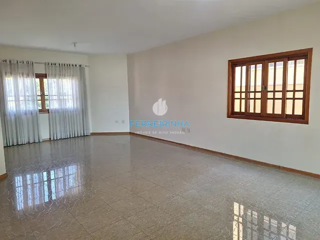 Casa com 400m² 4 quartos e 3 banheiros, à venda ou para alugar, no bairro Urbanova em São José dos Campos