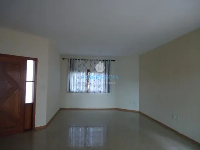 Casa com 400m² 4 quartos e 3 banheiros, à venda ou para alugar, no bairro Urbanova em São José dos Campos