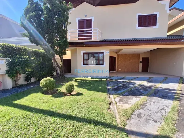 Casa com 400m² 4 quartos e 3 banheiros, à venda ou para alugar, no bairro Urbanova em São José dos Campos