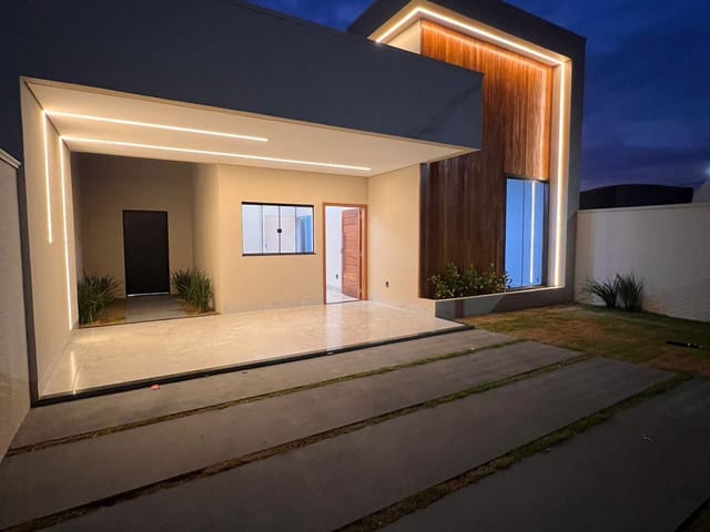 Casa com 300m² 3 quartos e 2 banheiros, à venda, no bairro Jardim Bougainville em Sinop