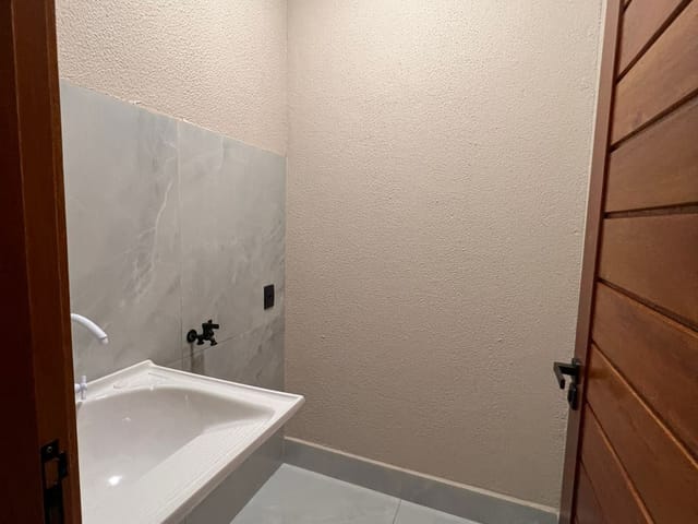 Casa com 300m² 3 quartos e 2 banheiros, à venda, no bairro Jardim Bougainville em Sinop
