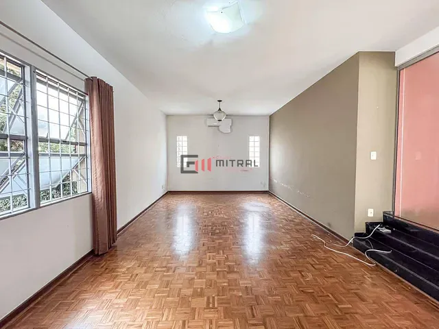 Casa 3 quartos e 2 banheiros, para alugar, no bairro Lago Parque em Londrina