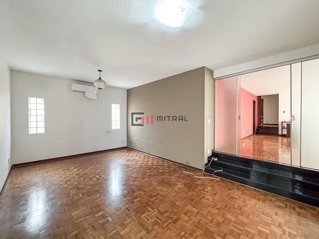 Casa 3 quartos e 2 banheiros, para alugar, no bairro Lago Parque em Londrina