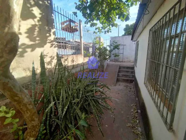 Casa com 500m² 2 quartos e 1 banheiro, à venda, no bairro Jardim Peabiru em Botucatu