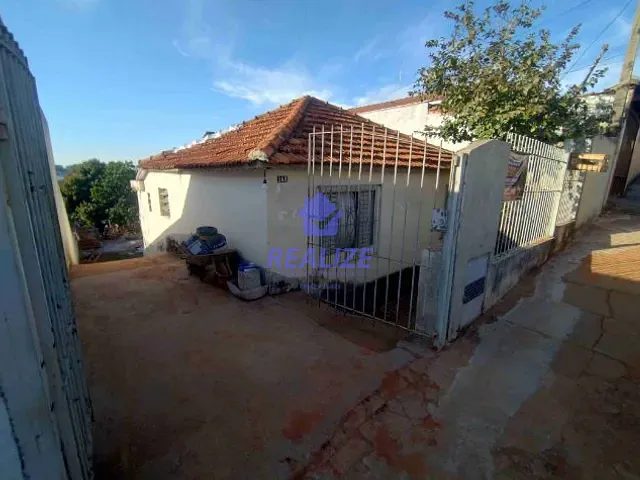 Casa com 500m² 2 quartos e 1 banheiro, à venda, no bairro Jardim Peabiru em Botucatu