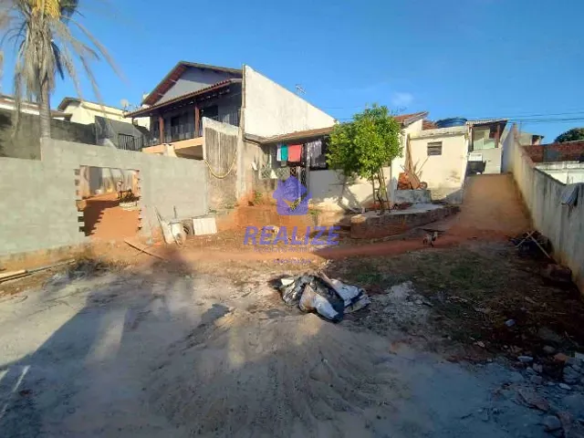 Casa com 500m² 2 quartos e 1 banheiro, à venda, no bairro Jardim Peabiru em Botucatu