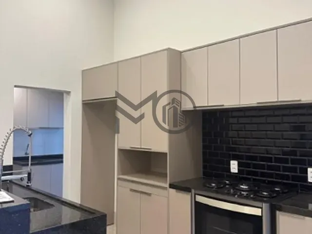 Casa com 306m² 3 quartos e 5 banheiros, à venda, no bairro Jardim Imperial em Cuiabá