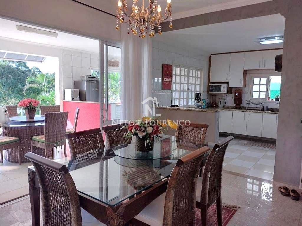 Casa à venda com 4 quartos, 600m² - Foto 9