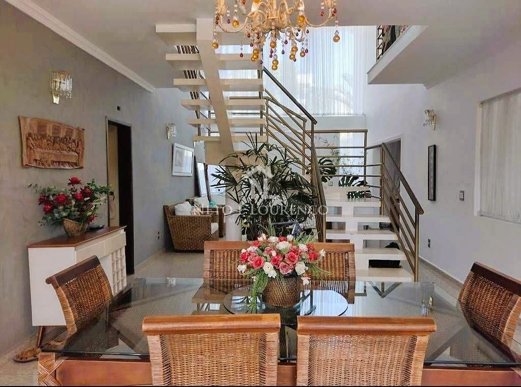 Casa à venda com 4 quartos, 600m² - Foto 4