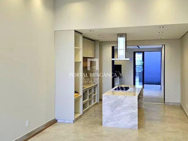 Casa 3 quartos e 3 banheiros, à venda, no bairro Condomínio Portal da Serra em Bragança Paulista