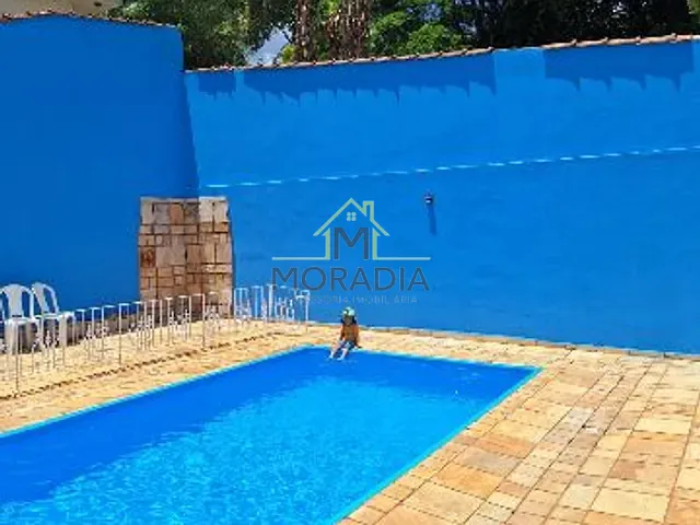 Casa com 201m² 2 quartos e 2 banheiros, à venda, no bairro Santa Bárbara em Guaranésia