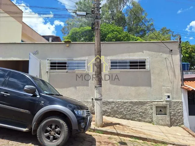 Casa com 201m² 2 quartos e 2 banheiros, à venda, no bairro Santa Bárbara em Guaranésia