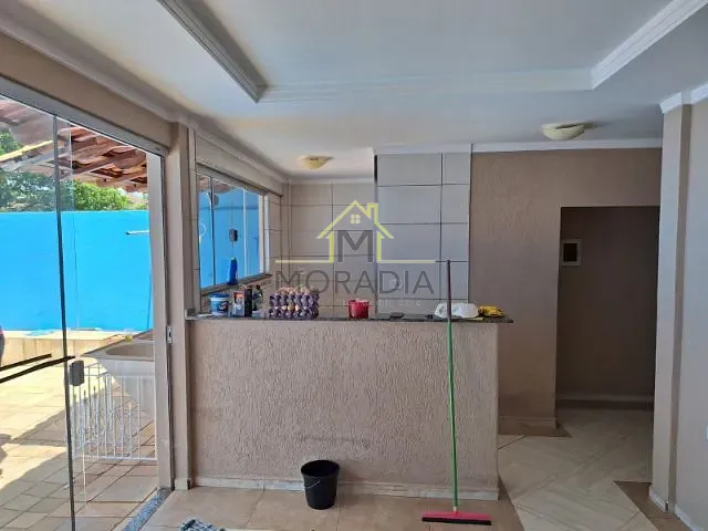 Casa com 201m² 2 quartos e 2 banheiros, à venda, no bairro Santa Bárbara em Guaranésia