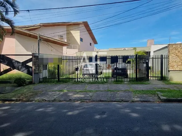 Casa com 796m², à venda, no bairro Jardim das Nações em Taubaté