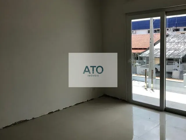 Casa 3 quartos e 1 banheiro, à venda, no bairro centro em Tijucas