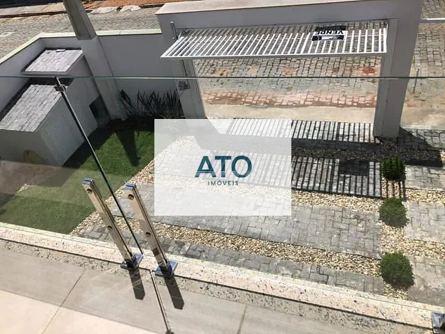 Casa 3 quartos e 1 banheiro, à venda, no bairro centro em Tijucas