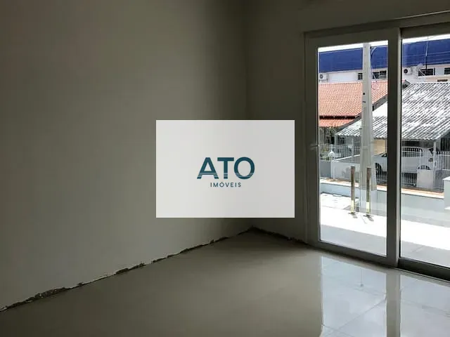 Casa 3 quartos e 1 banheiro, à venda, no bairro centro em Tijucas