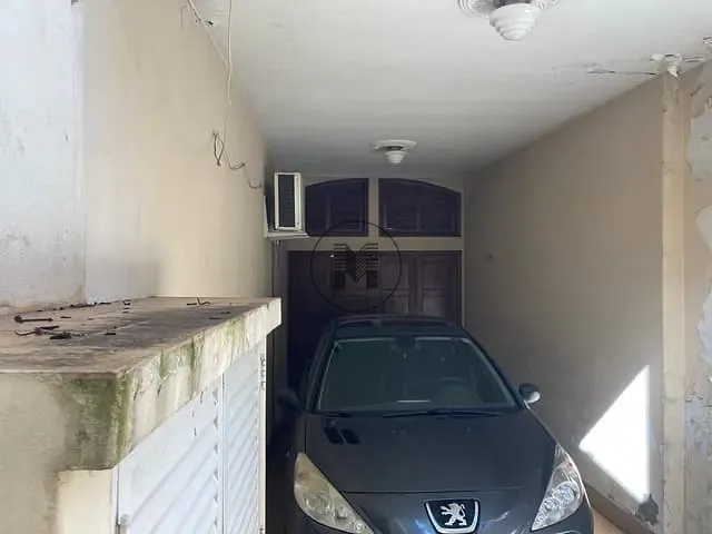 Casa com 300m² 3 quartos e 2 banheiros, à venda, no bairro Centro em Guaratinguetá