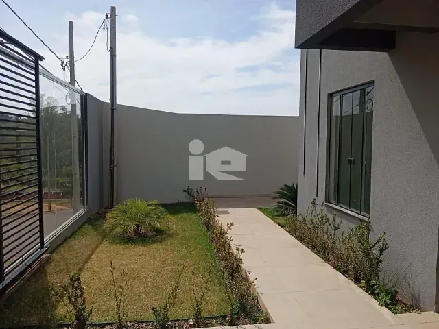 Casa com 300m² 3 quartos e 2 banheiros, à venda, no bairro Jardim Moriá em Rolândia