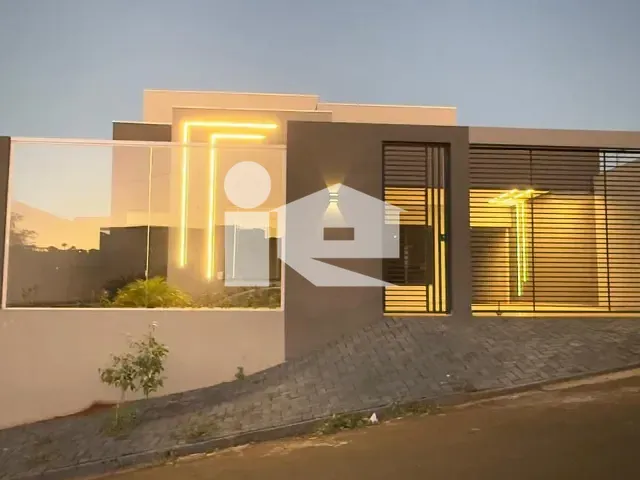 Casa com 300m² 3 quartos e 2 banheiros, à venda, no bairro Jardim Moriá em Rolândia