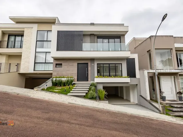Casa 4 quartos e 4 banheiros, à venda, no bairro Uberaba em Curitiba