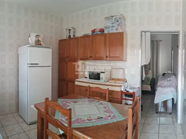 Casa com 300m² 2 quartos e 1 banheiro, à venda, no bairro Jardim Aeroporto I em Mogi das Cruzes