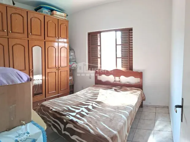 Casa com 300m² 2 quartos e 1 banheiro, à venda, no bairro Jardim Aeroporto I em Mogi das Cruzes