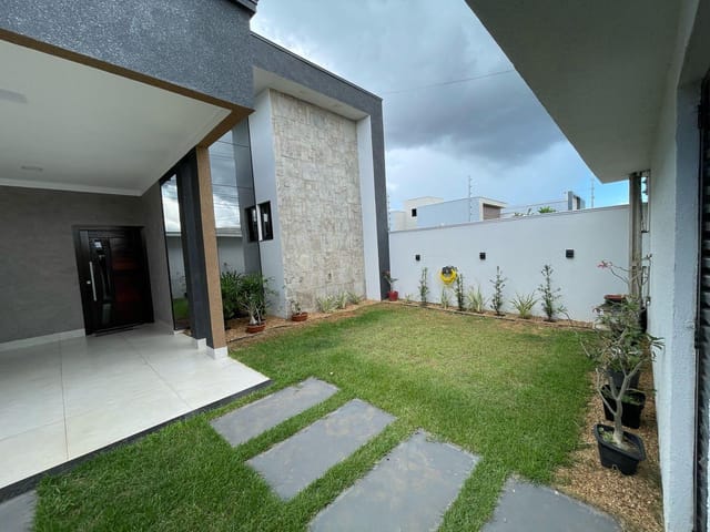 Casa com 380m² 4 quartos e 3 banheiros, à venda, no bairro Residencial Florença em Sinop