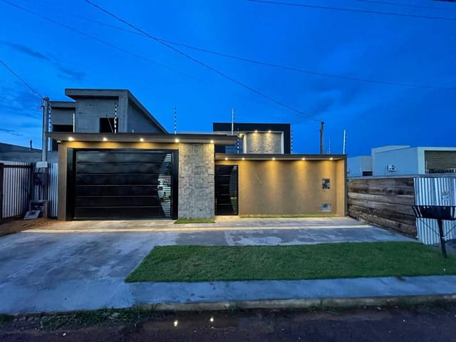 Casa com 380m² 4 quartos e 3 banheiros, à venda, no bairro Residencial Florença em Sinop