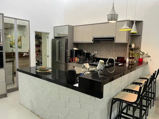 Casa 3 quartos e 2 banheiros, à venda, no bairro Esperança em Londrina