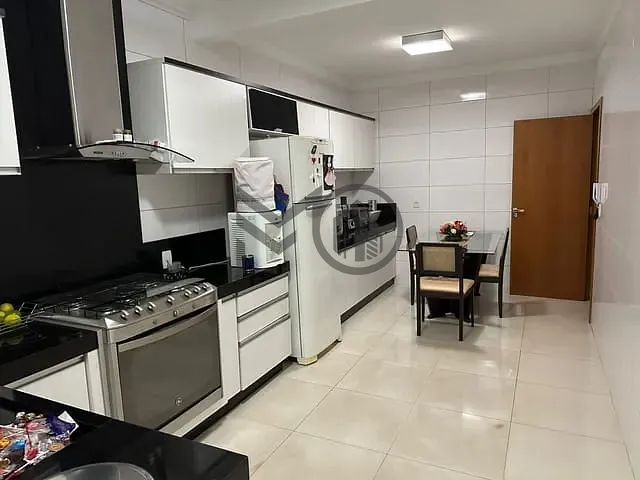 Casa com 244m² 3 quartos e 2 banheiros, à venda, no bairro Recanto dos Pássaros em Cuiabá